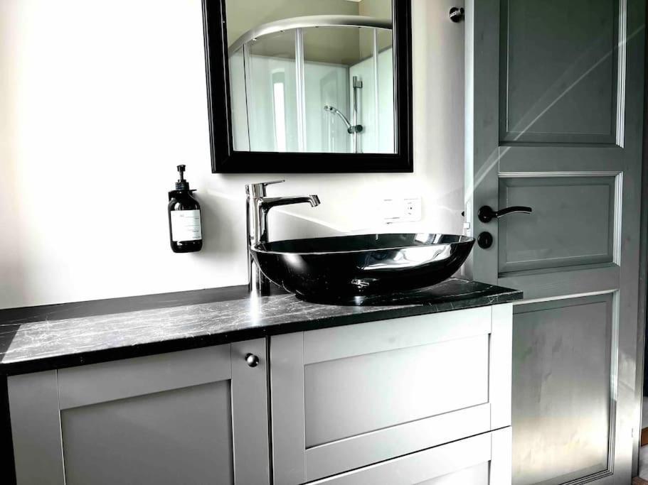 The Greyhouse "Small Apartment" Hofn Luaran gambar